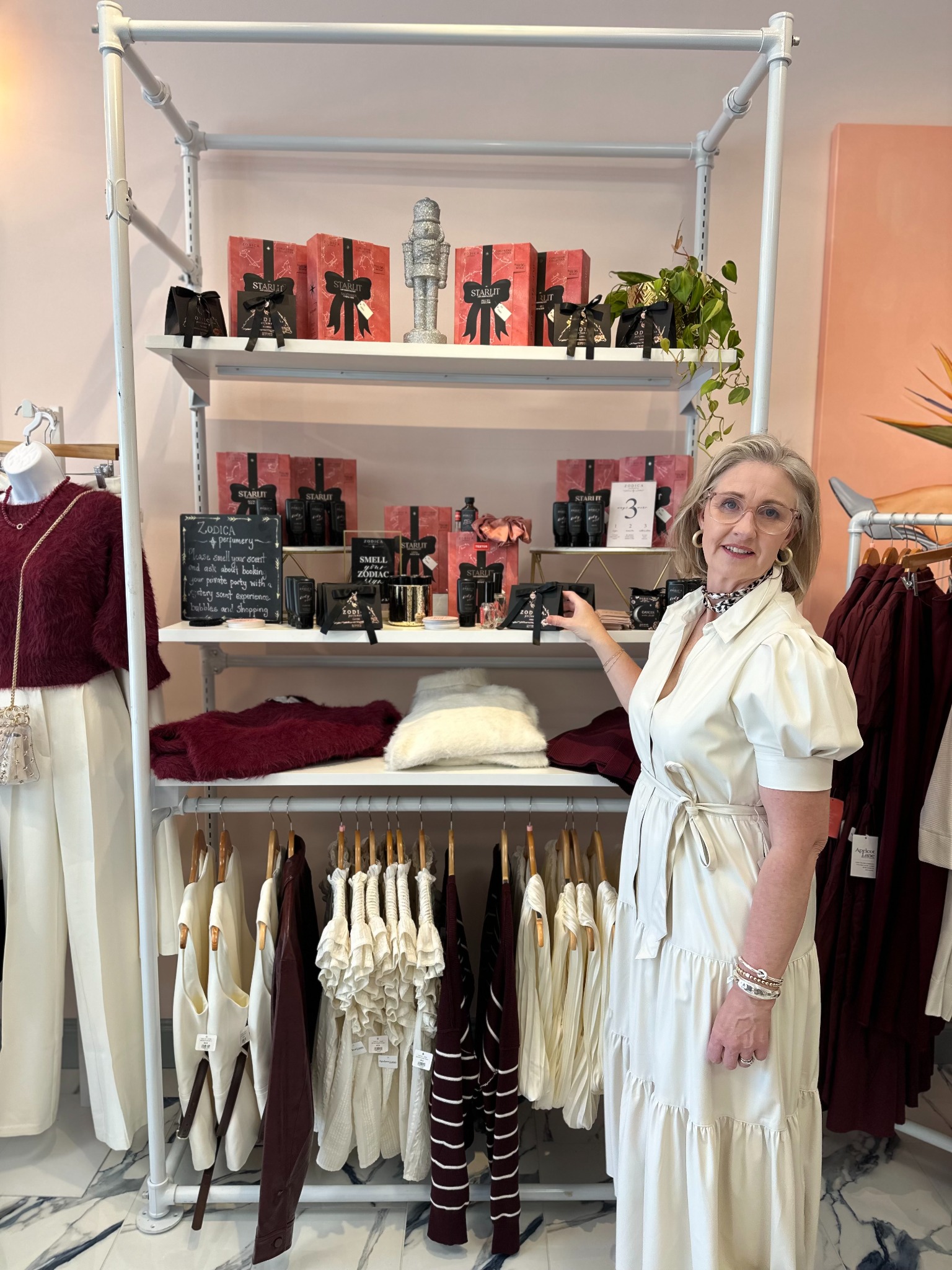 Apricot Lane Boutique Knoxville Facebook ad: Stylish. Comfortable. So you.