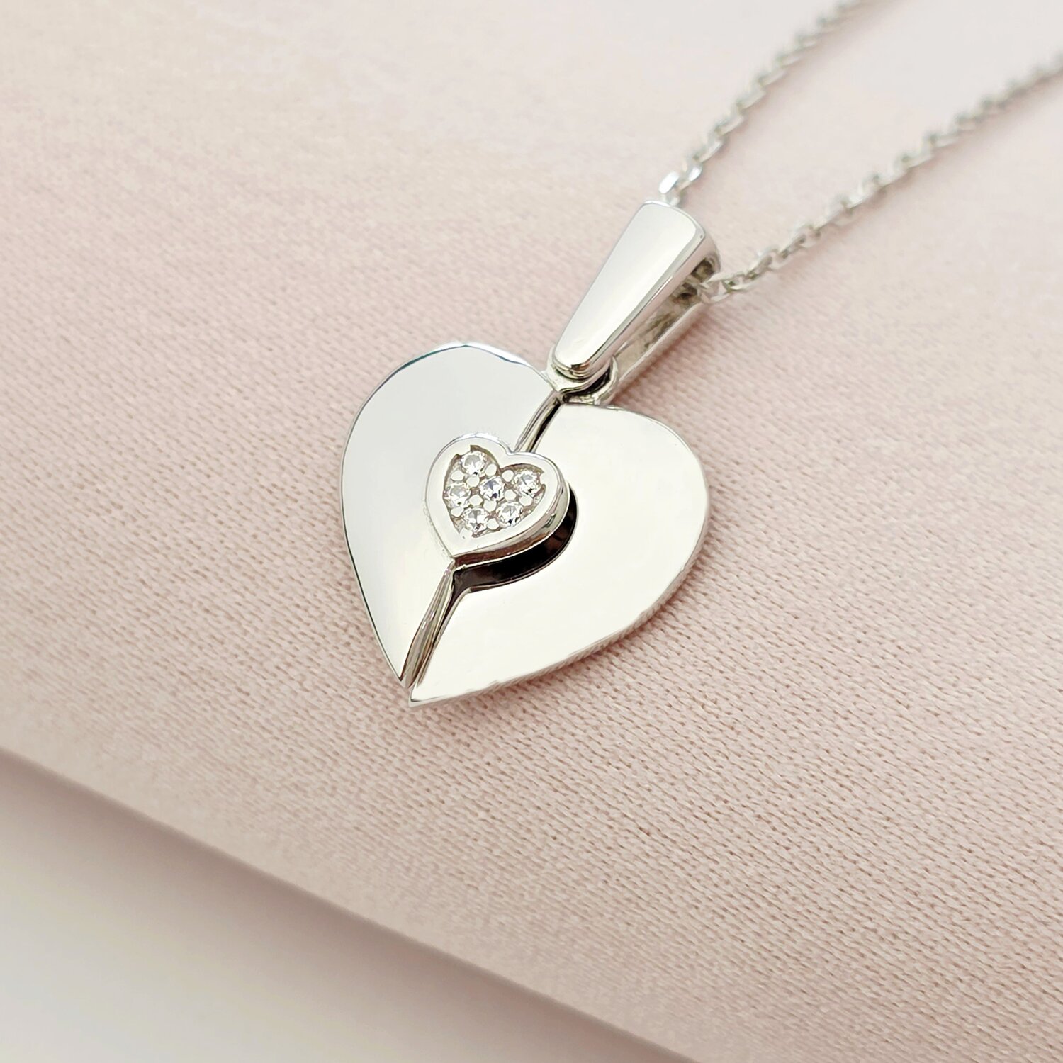 Chic Bijoux Facebook ad