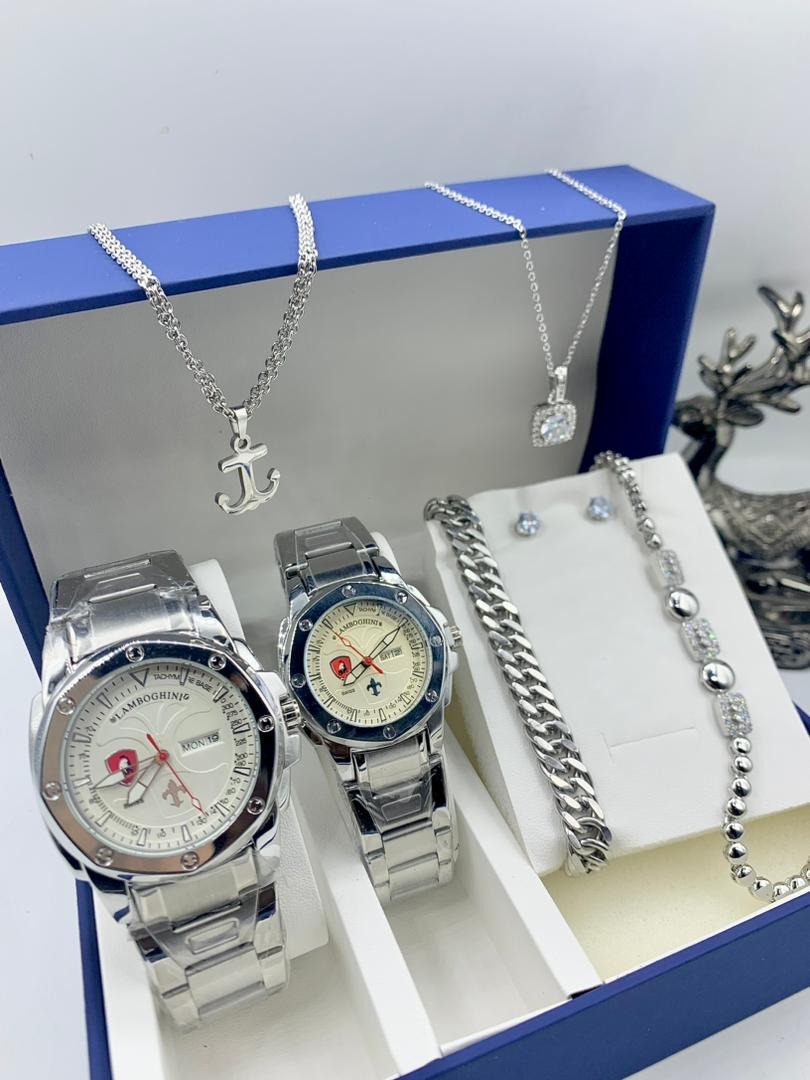 Idealstore Facebook ad: 550GHc+2FREE BRACELETS+2FREENECKLACE AND PENDANT+FREE EARING