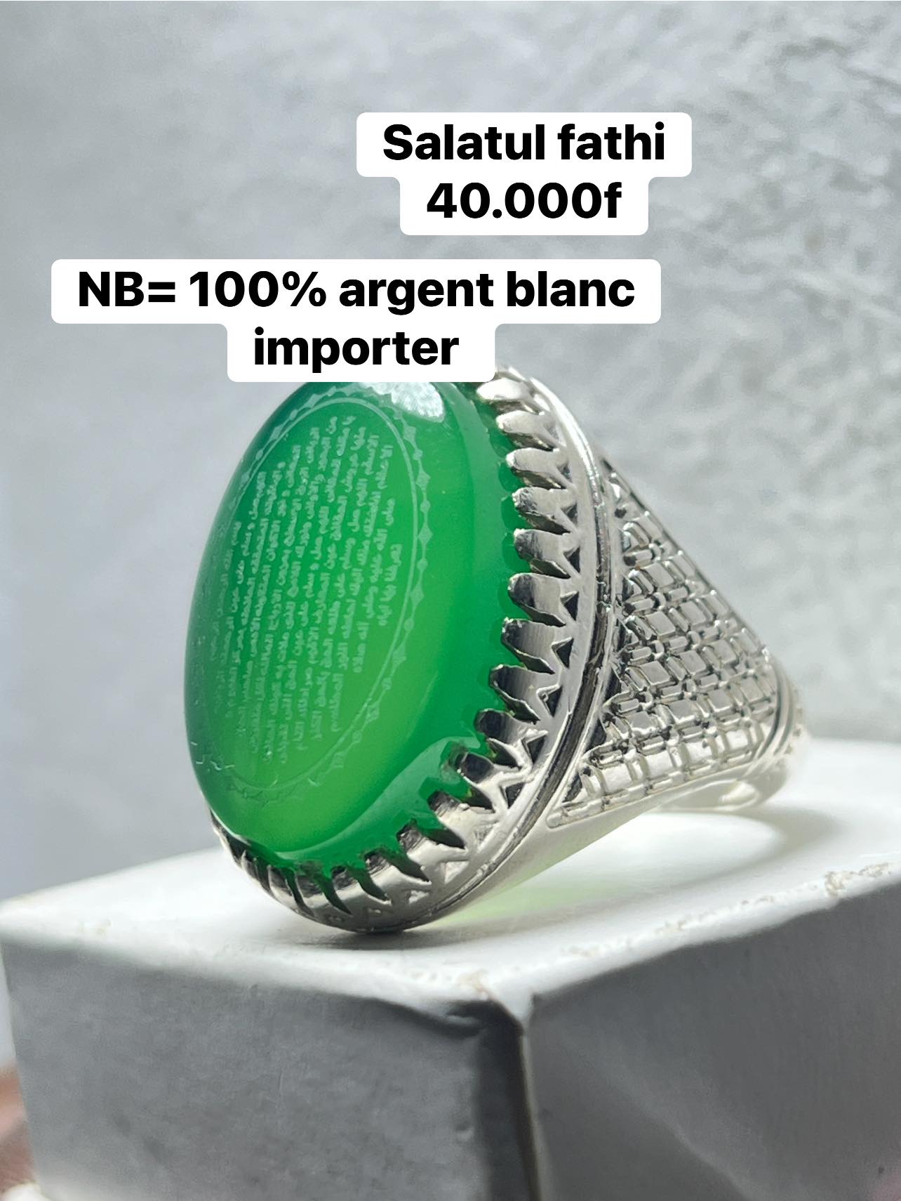 Argent blanc Facebook ad: NOUVEAUX ARRIVAGE ARGENT BLANC DISPONIBLE