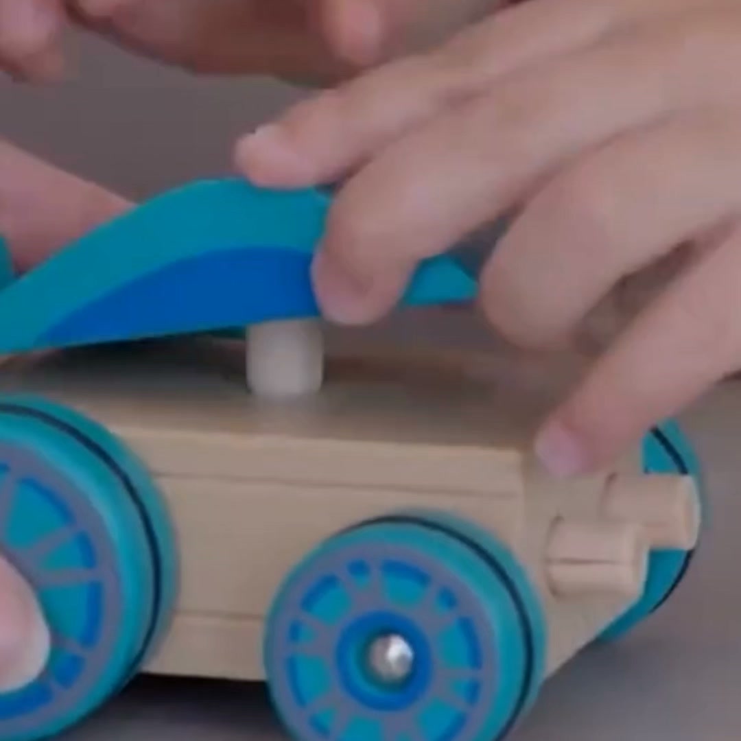 Master Crafts DIY Facebook ad: Build a Toy They'll Never Forget