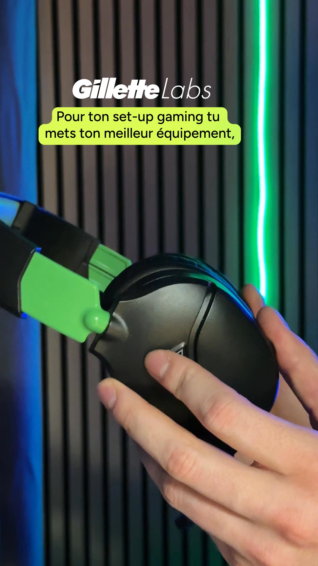 Gillette France Facebook ad: Nouveau GilletteLabs: des lames qui durent 50% plus…