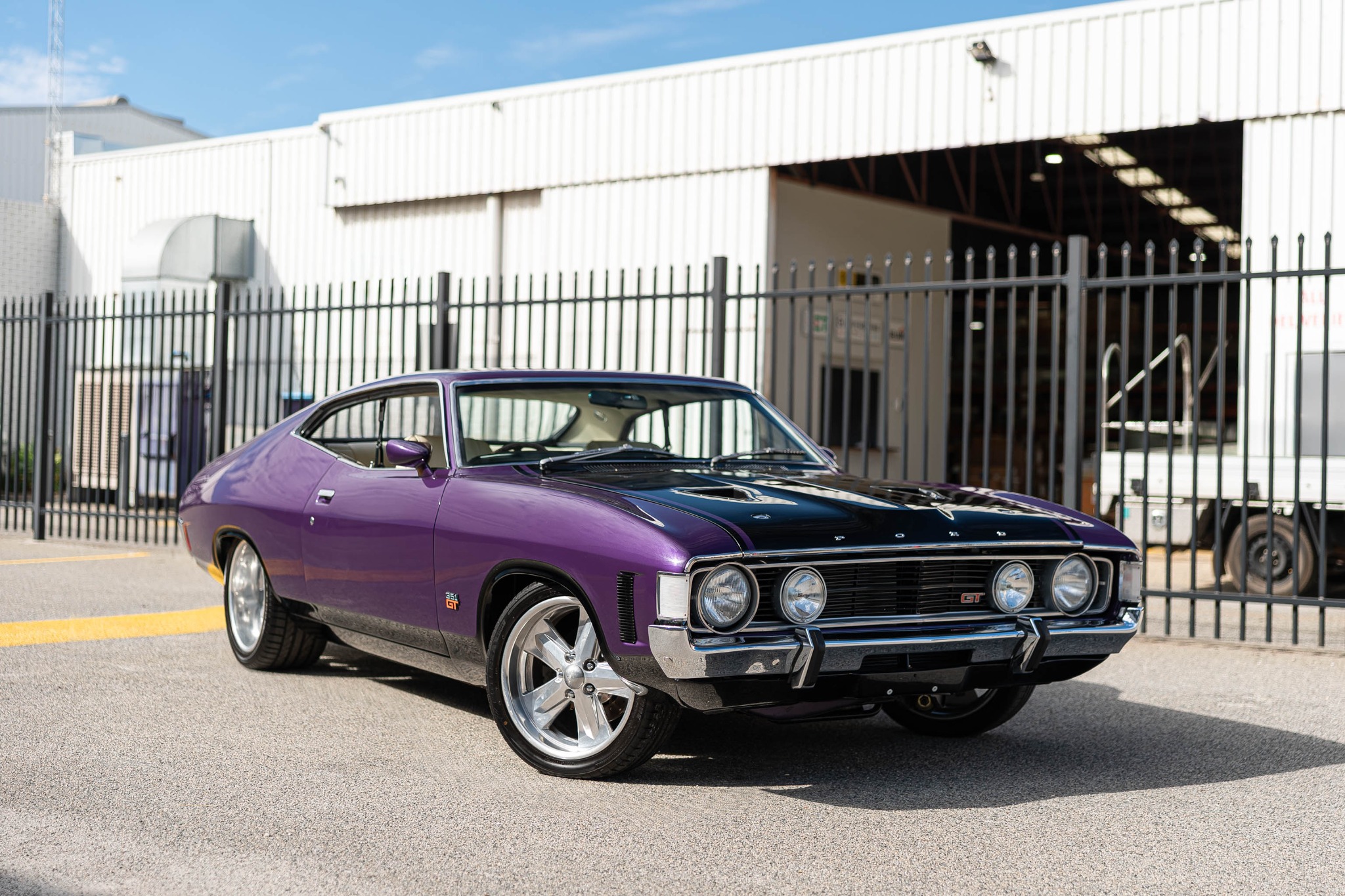 Trading Garage Facebook ad: LIVE AUCTION