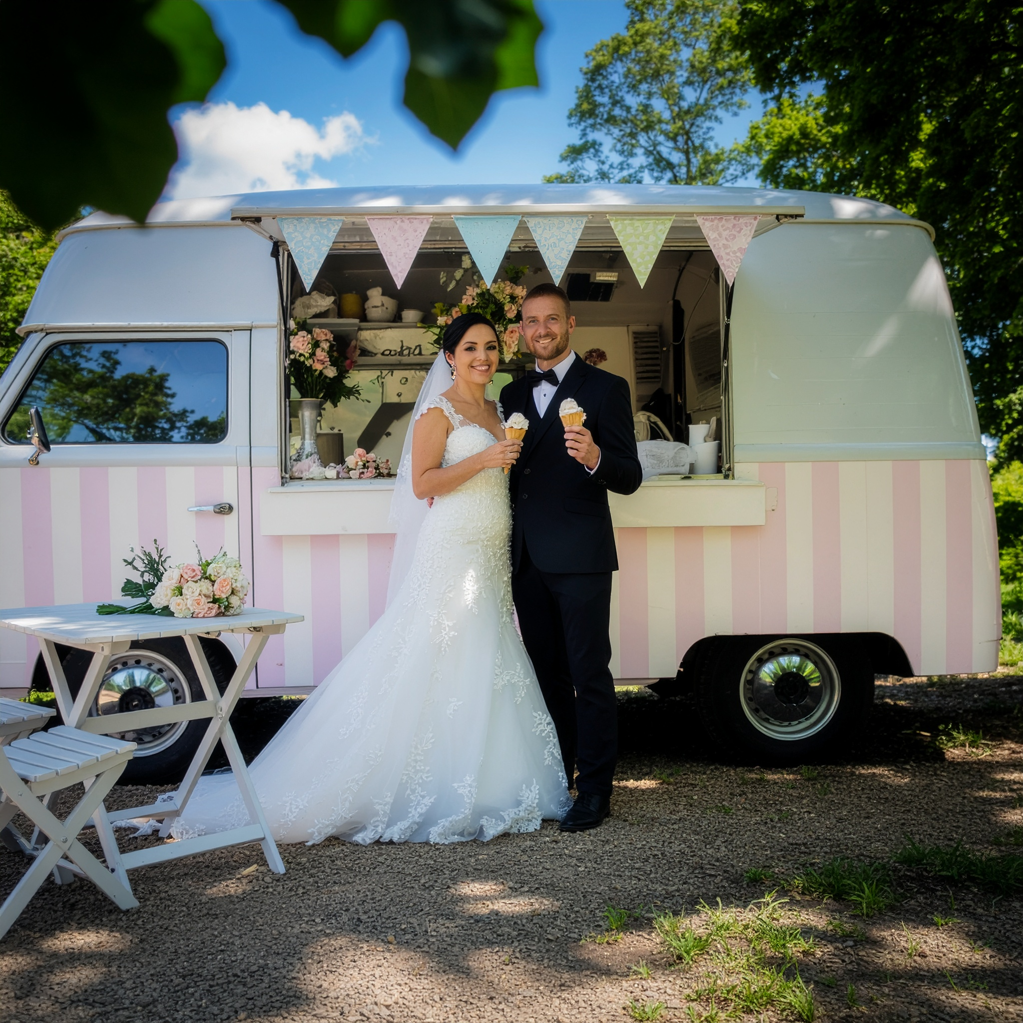 Foodtruckbestellen.be - Vind & Boek Eenvoudig Foodtrucks Voor Je Feest ad creative