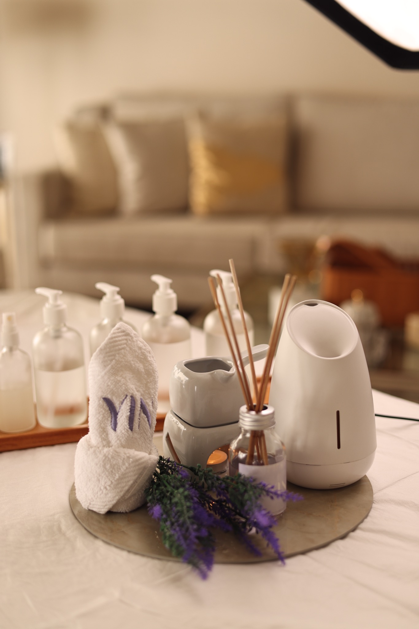 The Yin Spa Facebook ad: Candle oil massage