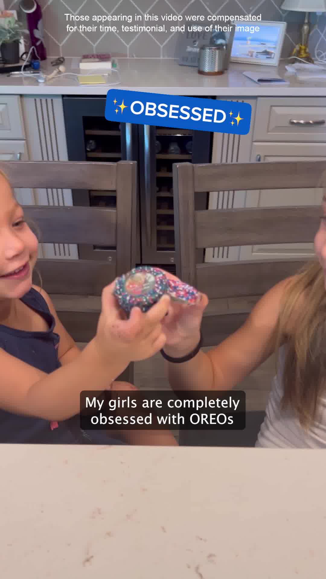 OREO Facebook ad: CUSTOMIZE YOUR OREO COOKIES