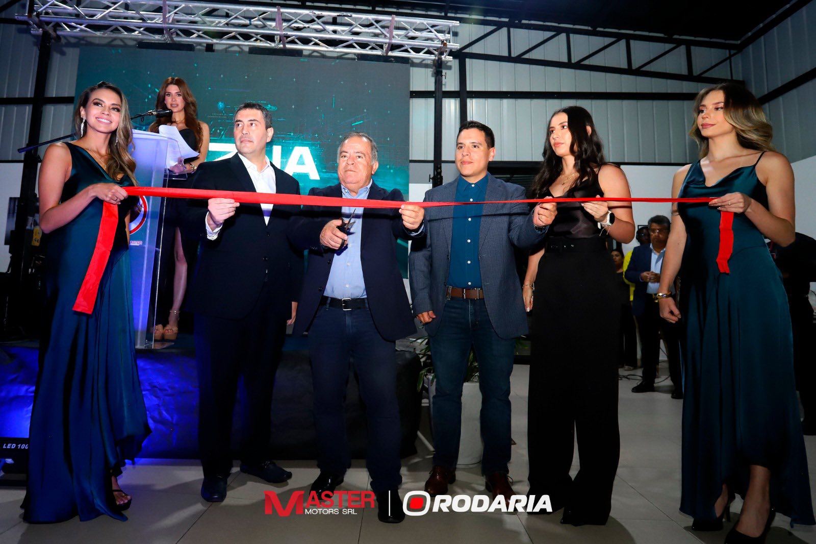 Rodaria - ZNA / DongFeng Facebook ad: Rodaria junto a Master Motors presentó oficialmente su…