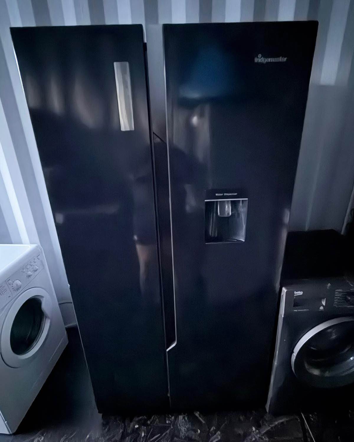 Nicola Jones Facebook ad: HISENSE black American fridge freezer ‘delivery available