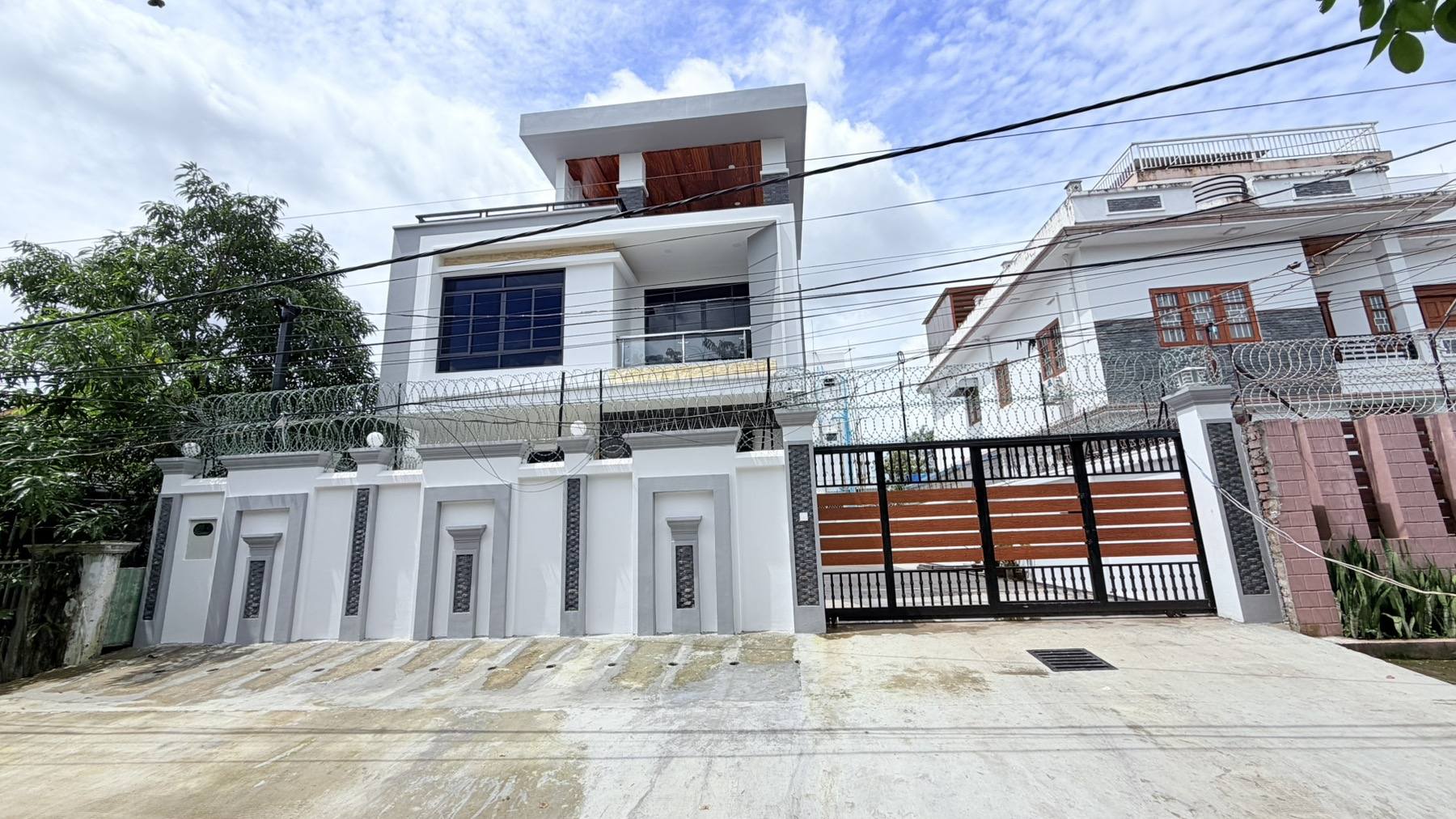 ဝင့်ထည်စံ Construction & Home Decoration Facebook ad