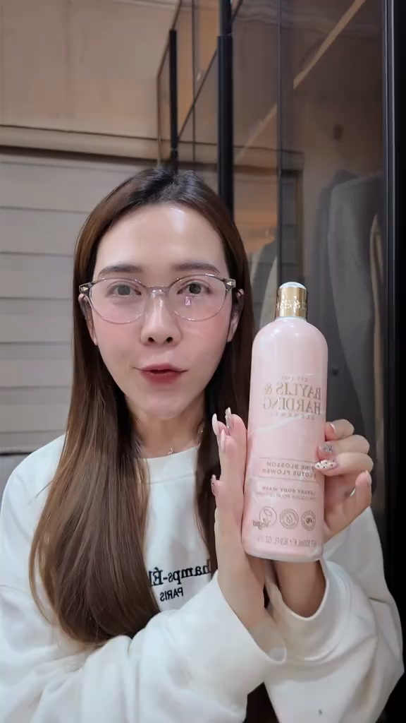 luckettsybilg80188 Facebook ad: MANG SPA 5 SAO VỀ NHÀ VỚI SỮA TẮM HƯƠNG NƯỚC HOA BAYLIS &…