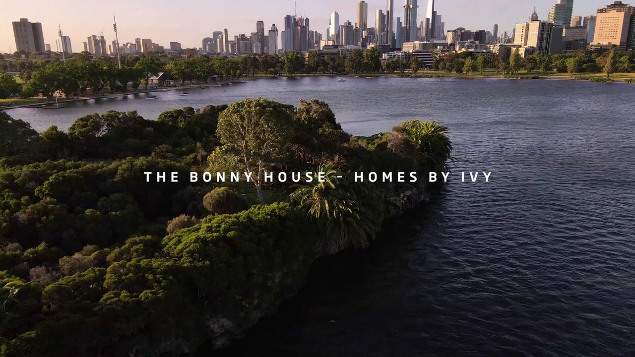 Schweigen Silent Rangehoods Facebook ad: The Bonny House, Homes by Ivy