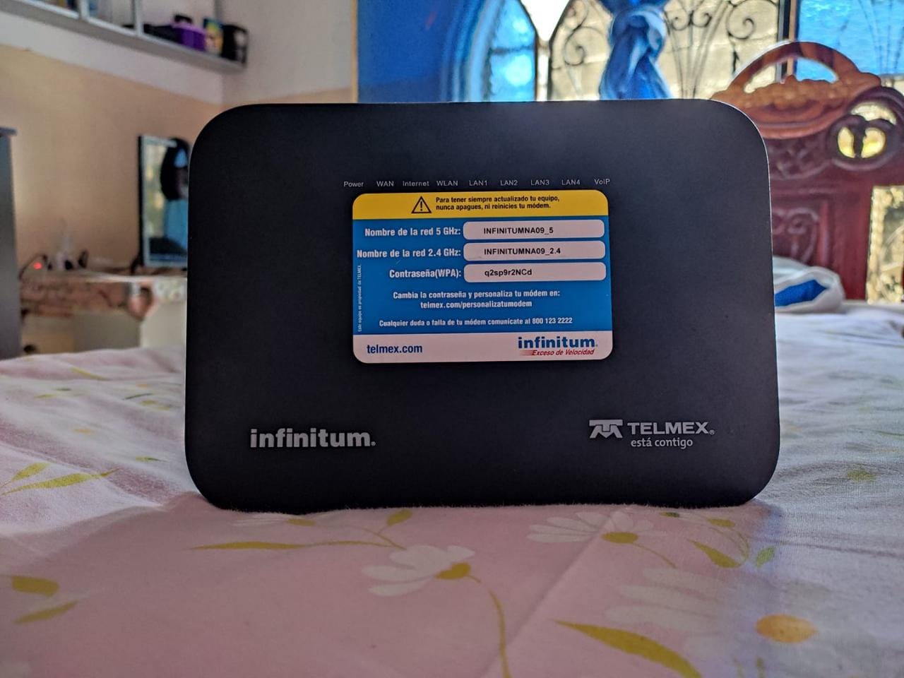 Promotor Telmex Infinitum Facebook ad: SIN PAGARLE AL TECNICO
