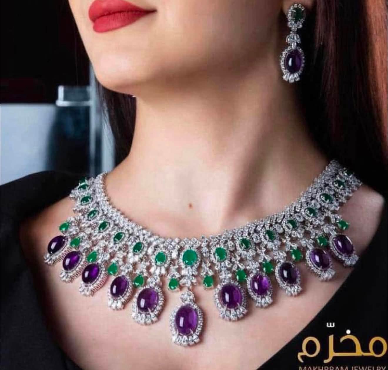 جواهر الزمن Facebook ad: بديل الالماس والدهب
