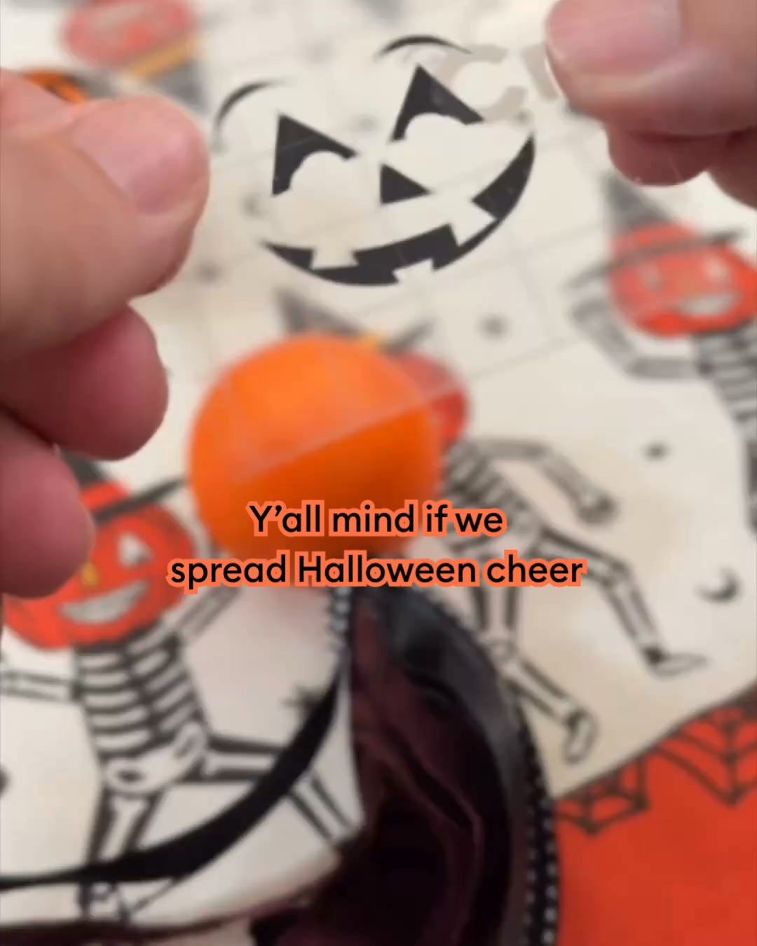 Cricut Facebook ad: Vintage Halloween Decor