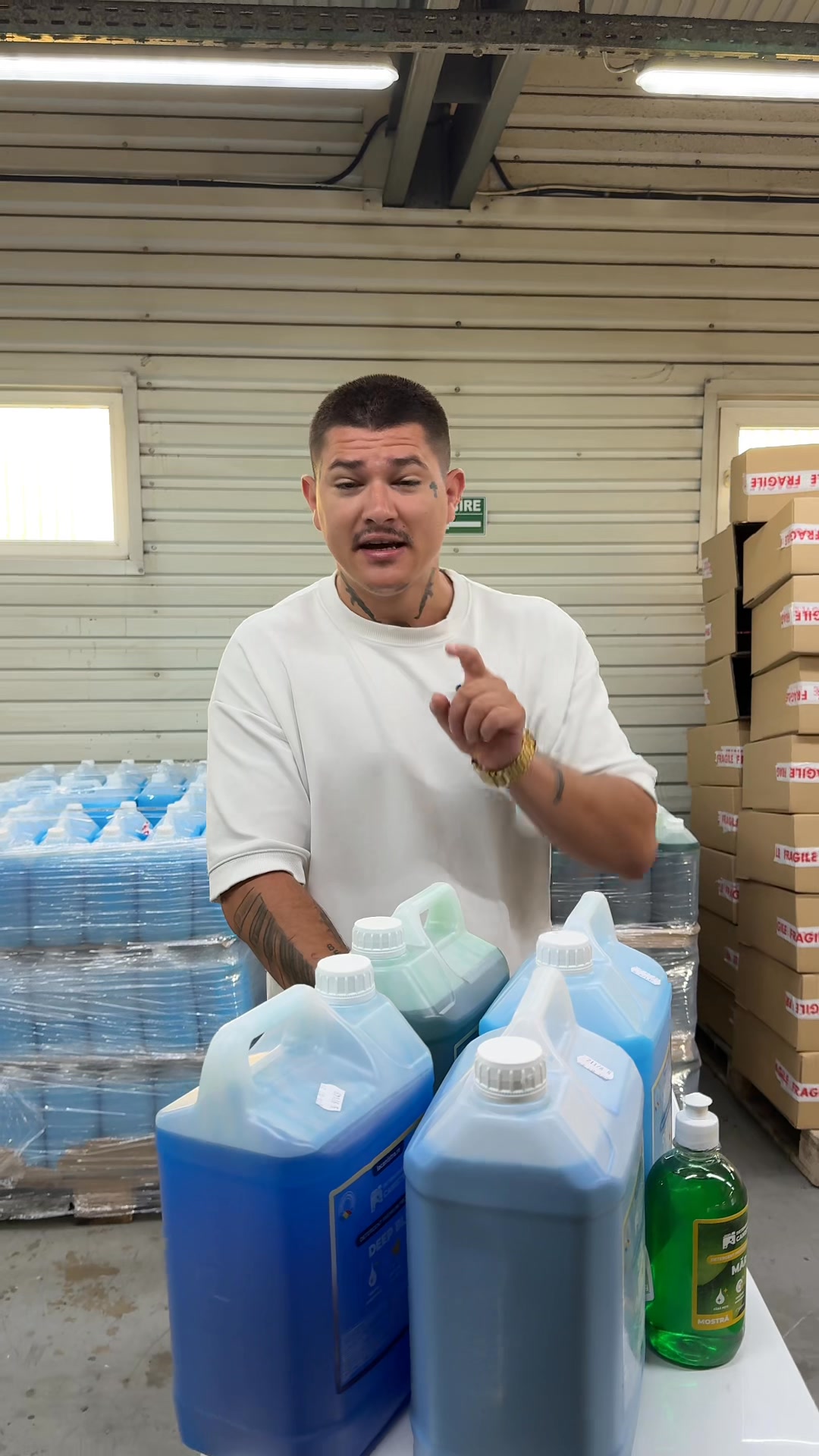 Detergent La Canistră Facebook ad: Prezent în peste 100.000 de case