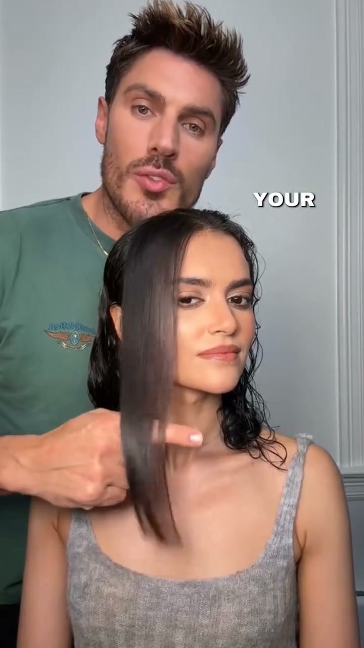 Color Wow Facebook ad: Frizz-Free, Humidity-Proof Hair
