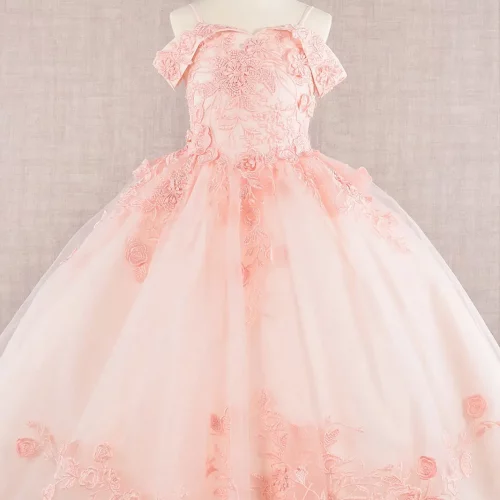 Celia’s Boutique Facebook ad: Pageant-Perfect Style!