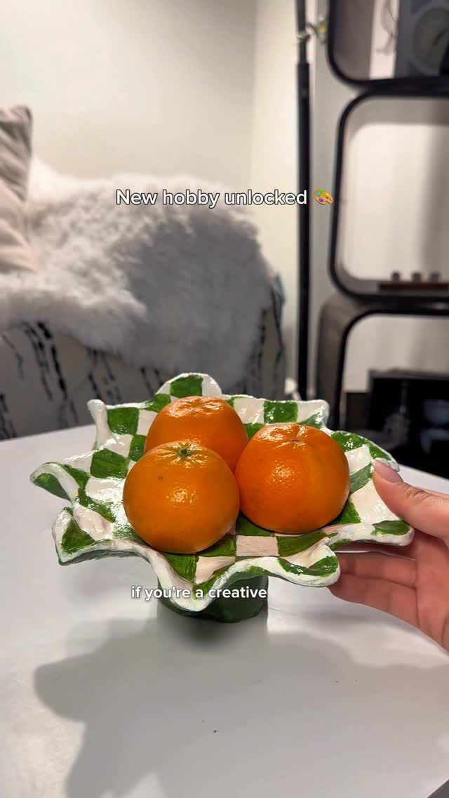 Sculpd Facebook ad: Turn out you can do pottery at home…