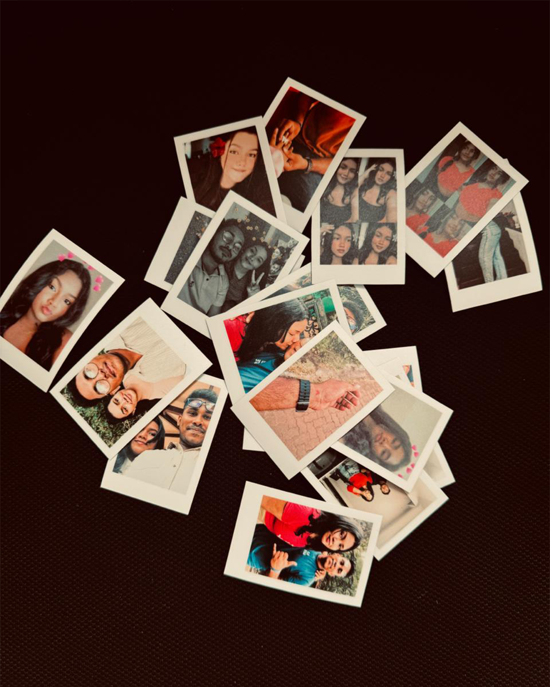 Cute Prints Facebook ad: මේ වගේ ලස්සන Polaroid Photo ටිකක් Gift කරමුද?