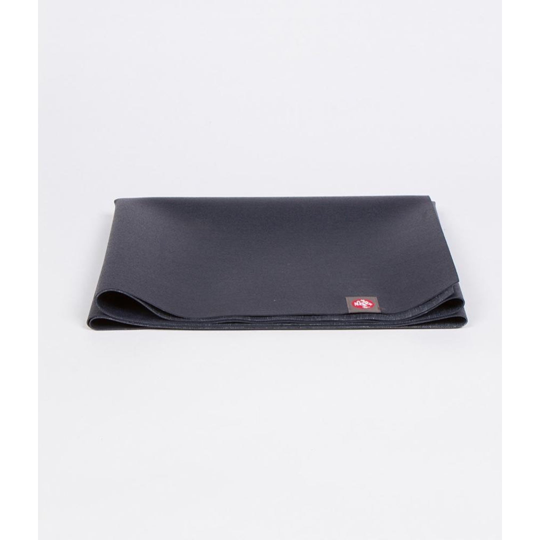 Manduka Facebook ad: Last chance to save up to 40% off…
