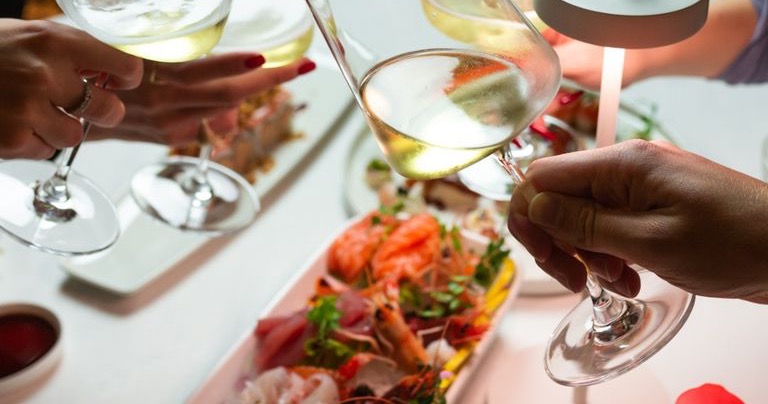 Royal Garden -All u can eat Facebook ad: un locale moderno,elegante e raffinato,che offre una…