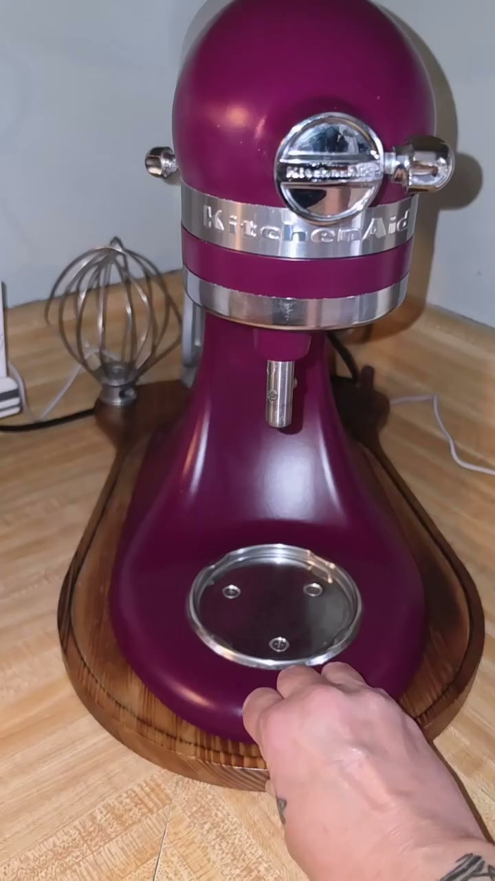 Alpen-leicht Facebook ad: Neuigkeiten zum Mixer-Gleiter aus Holz mit Stauraum