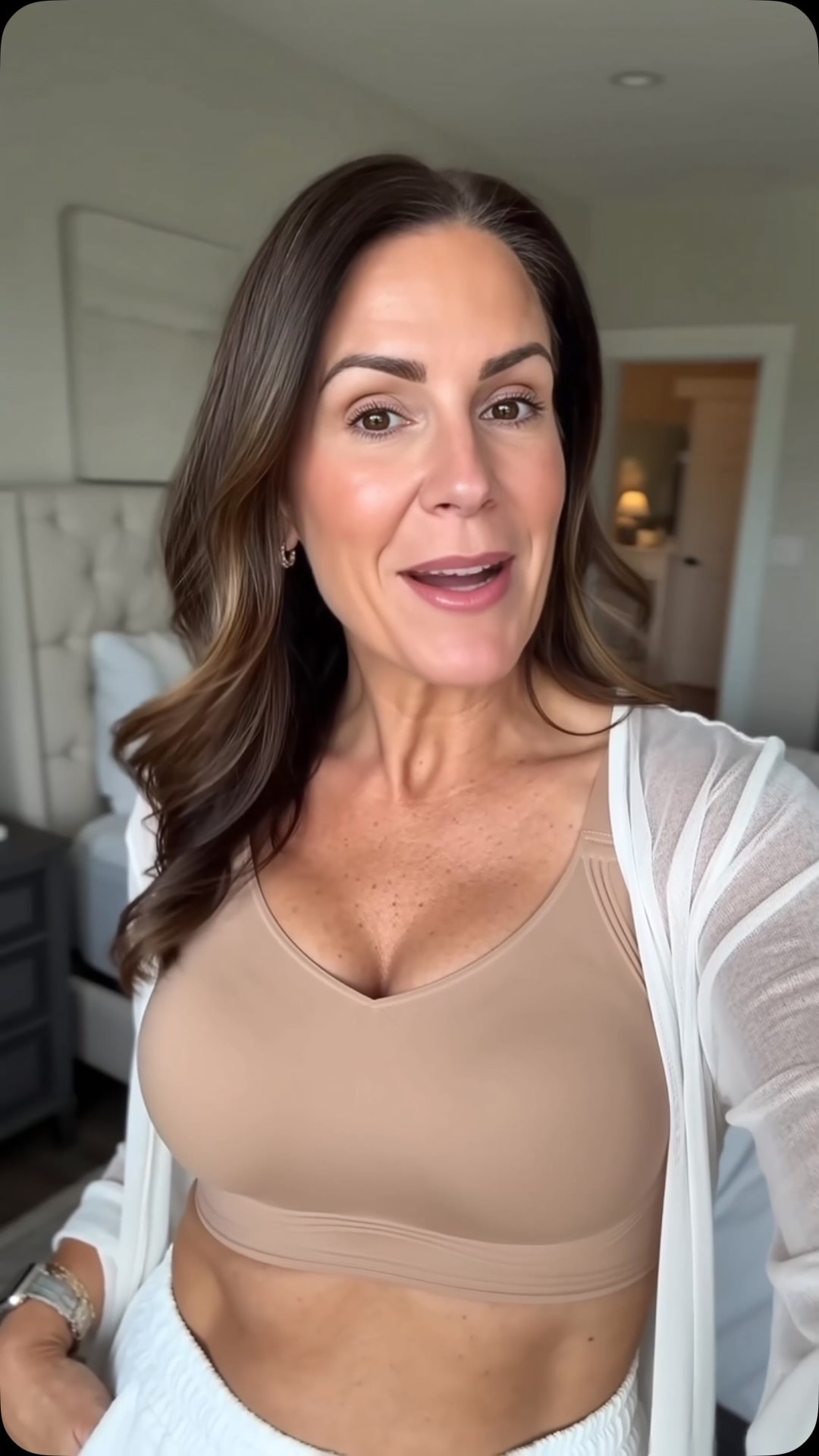 Luna Bras Facebook ad: THE BEST BRA!