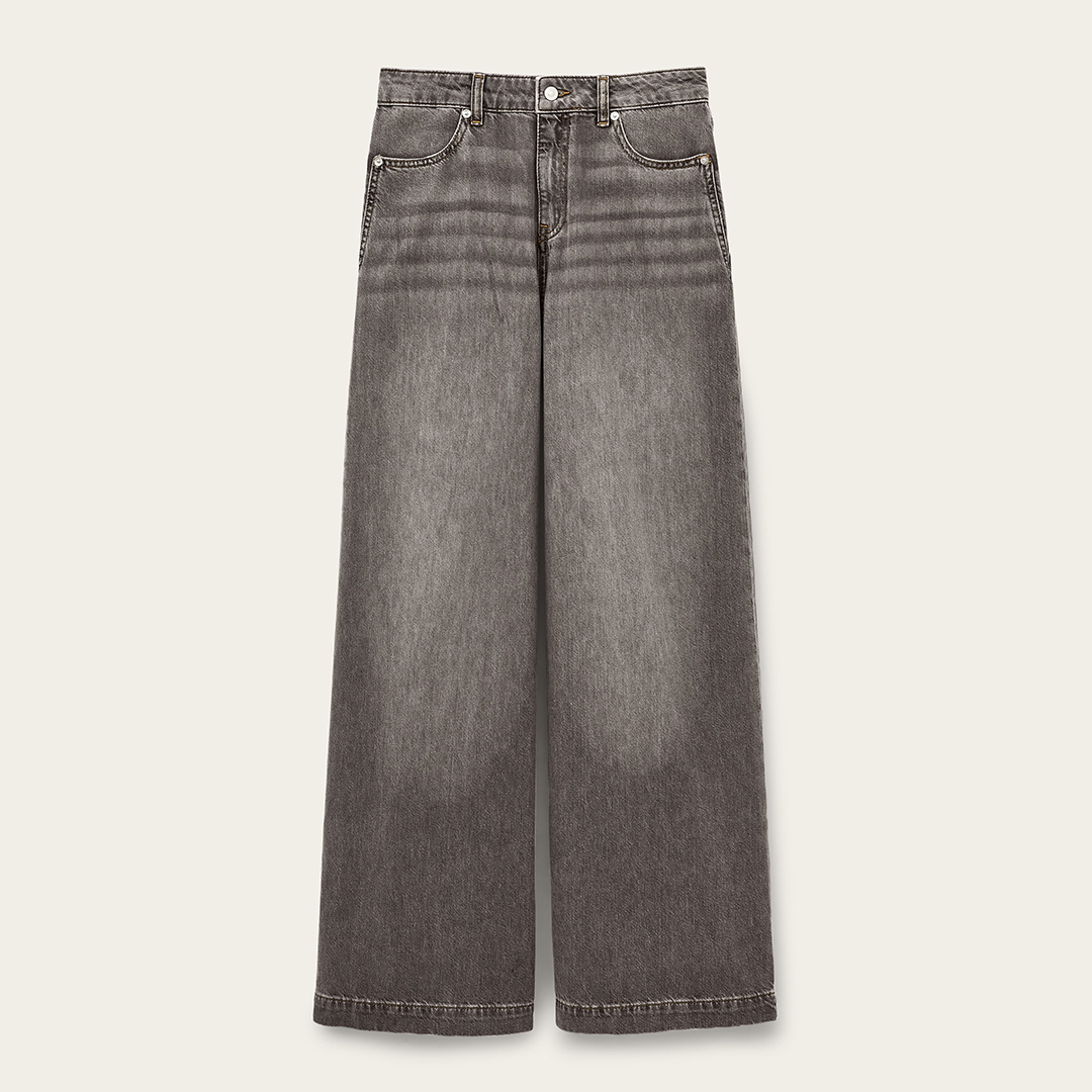 ba&sh Facebook ad: Bluse, abiti fluidi, ricami, denim e frange definiscono…