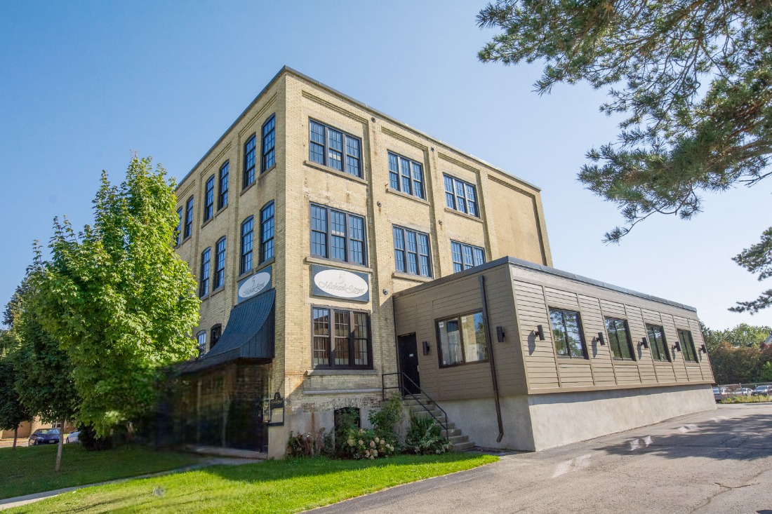InnovOak School Facebook ad: Explore our differences