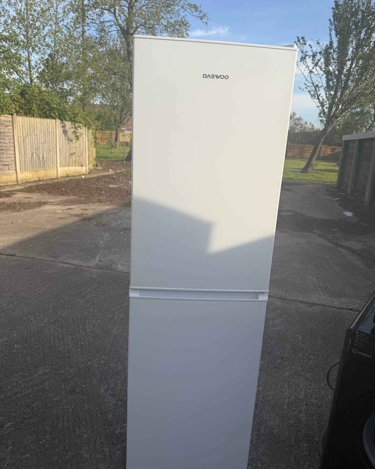 Nicola Jones Facebook ad: DAEWOOD fridge freezer ‘delivery available