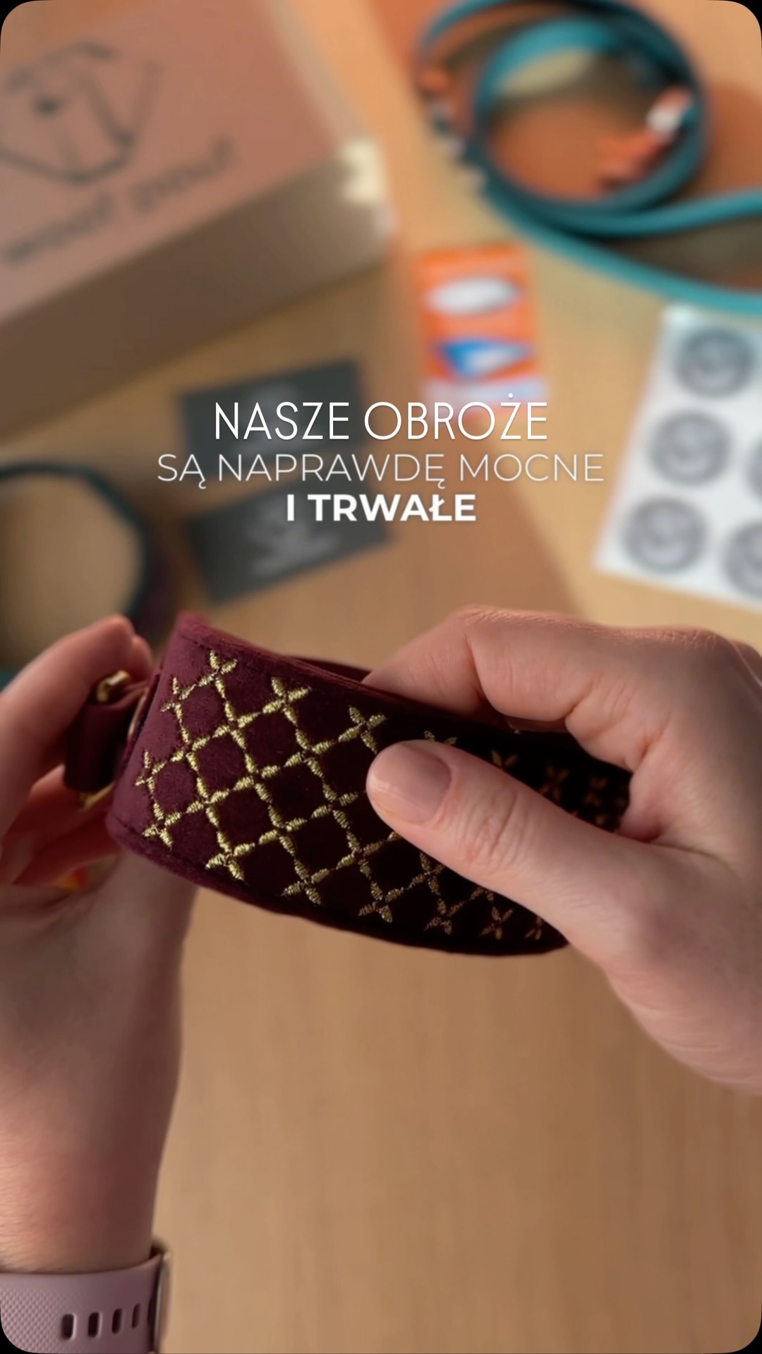 woof pouf Facebook ad: Naszym celem było stworzyć obroże, które będą bezpieczne…