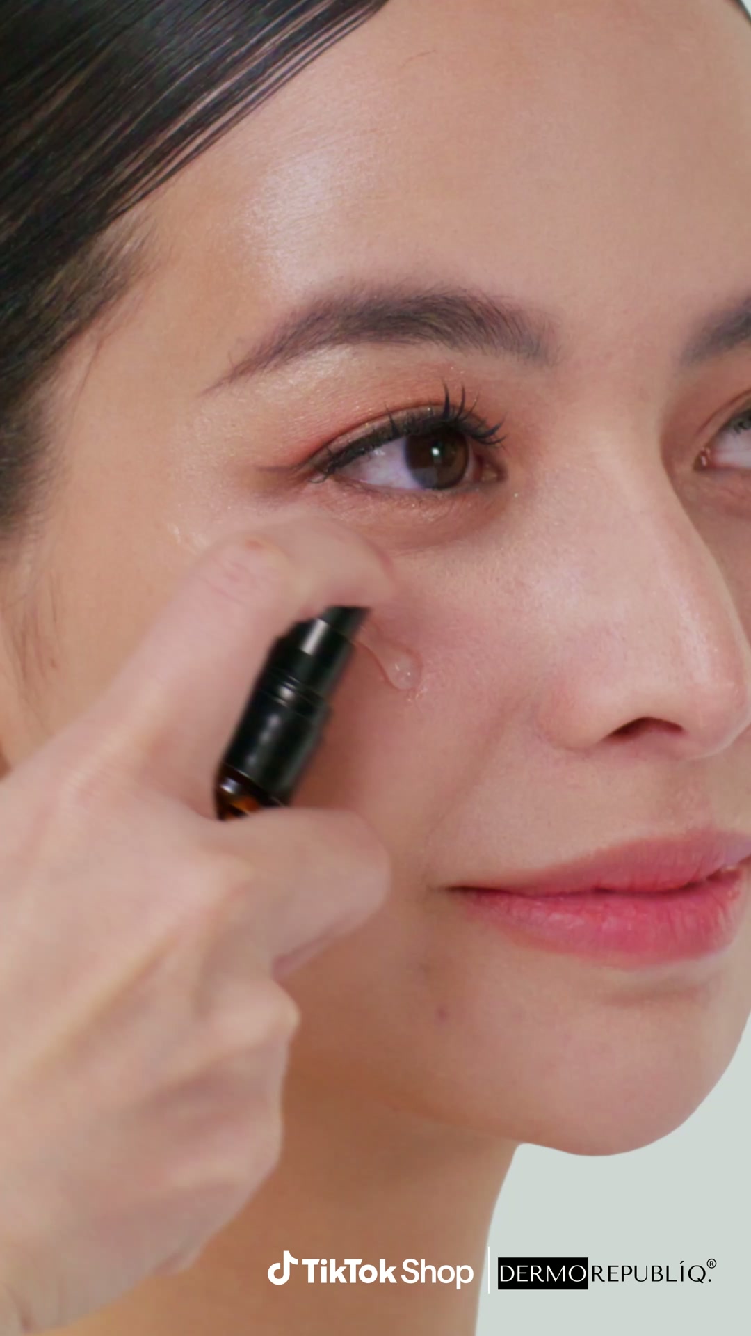 Dermorepubliq Facebook ad: BREAK FREE FROM BREAKOUTS.