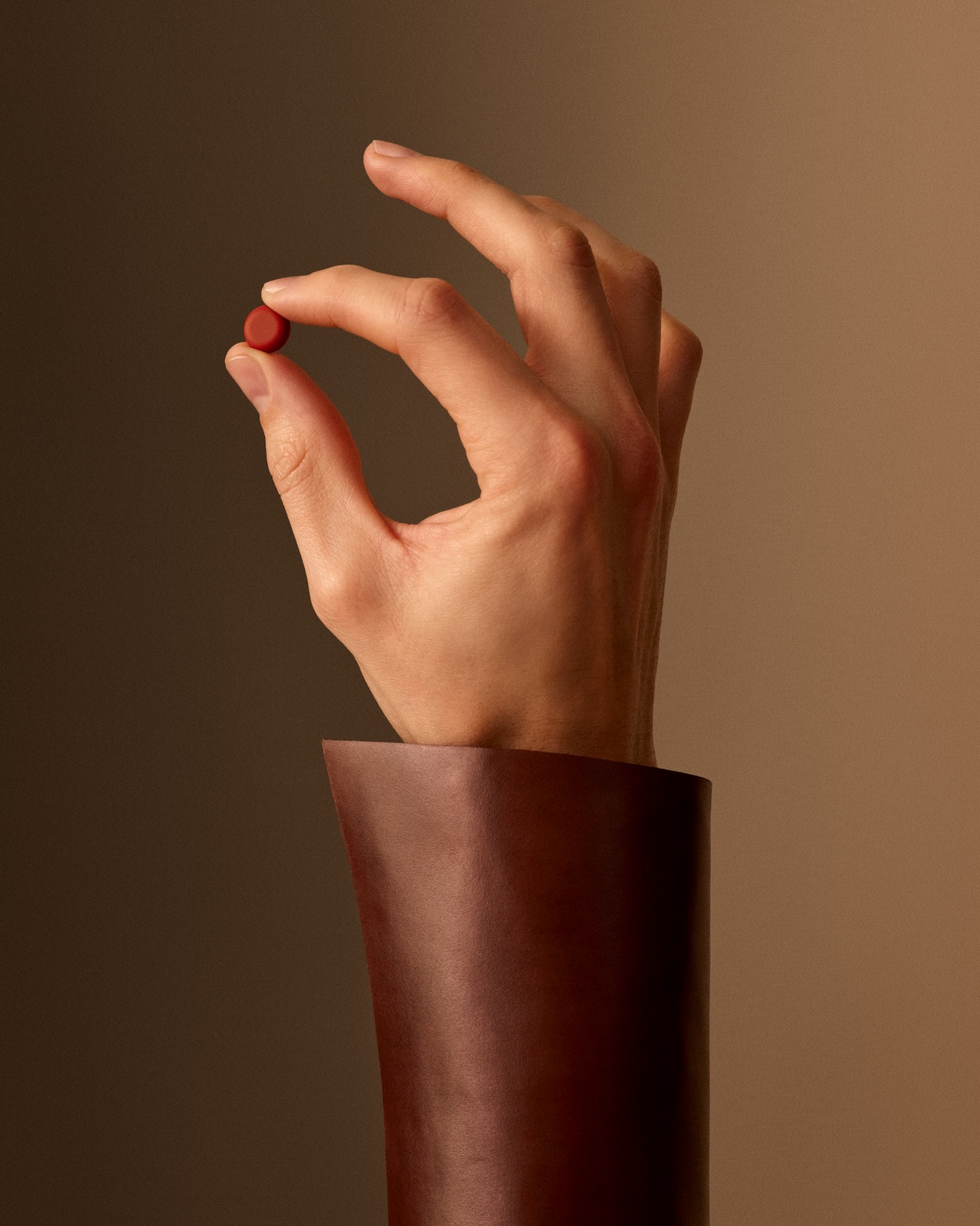 Tod's Facebook ad: THE ART OF CRAFTSMANSHIP - ICONS OF ITALIAN…