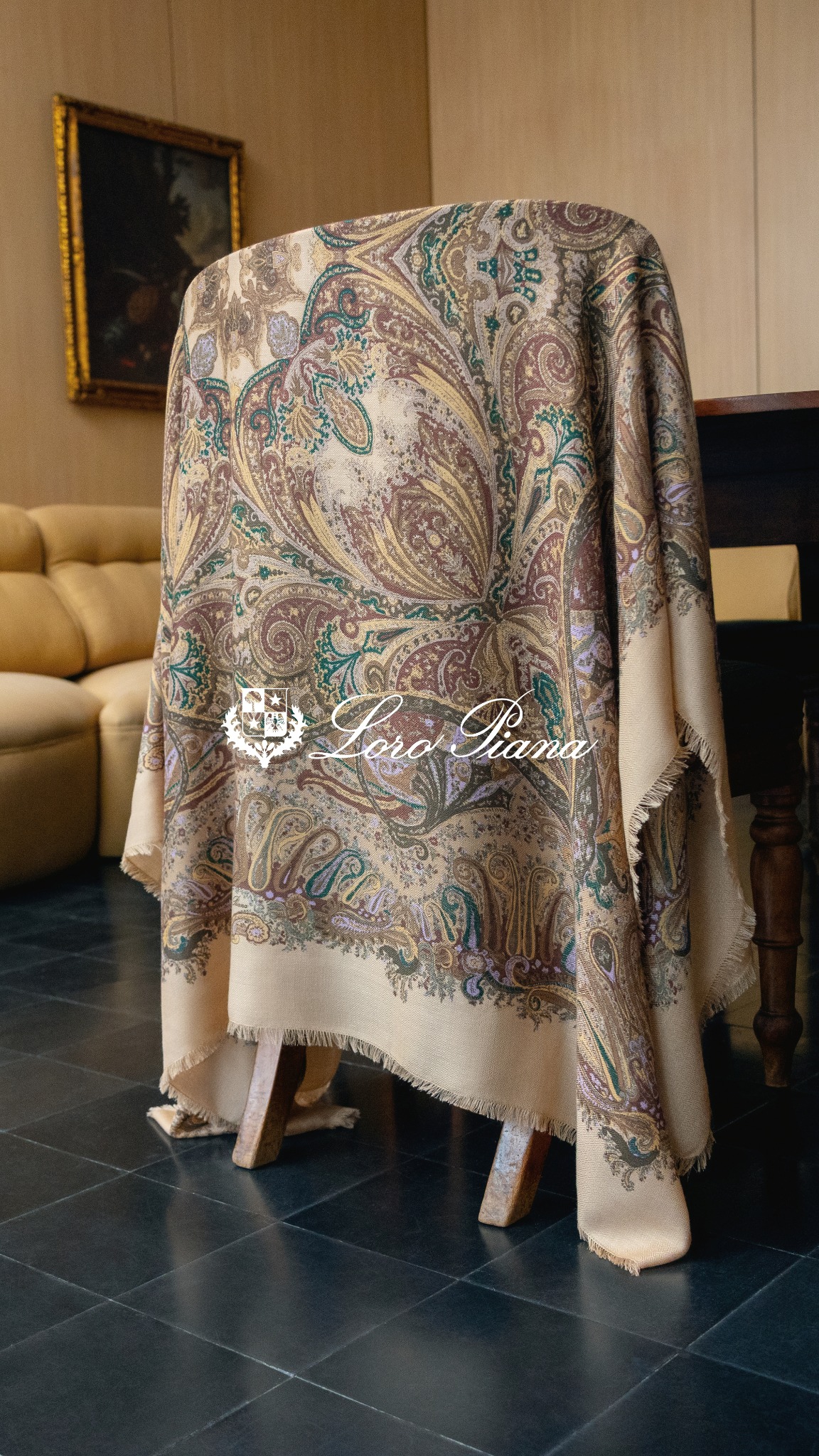 Loro Piana Facebook ad: Lightly enveloping accessories