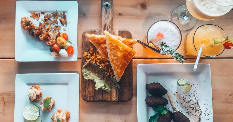 Kwizinn Resto•Bar créole Facebook ad: Petit restaurant antillais du quartier avec mets délicieux…