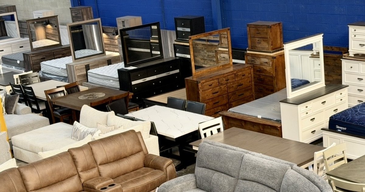 Chris Benhoff Facebook ad: Reclining Sofas, Loveseats, & Sectionals, Clearance