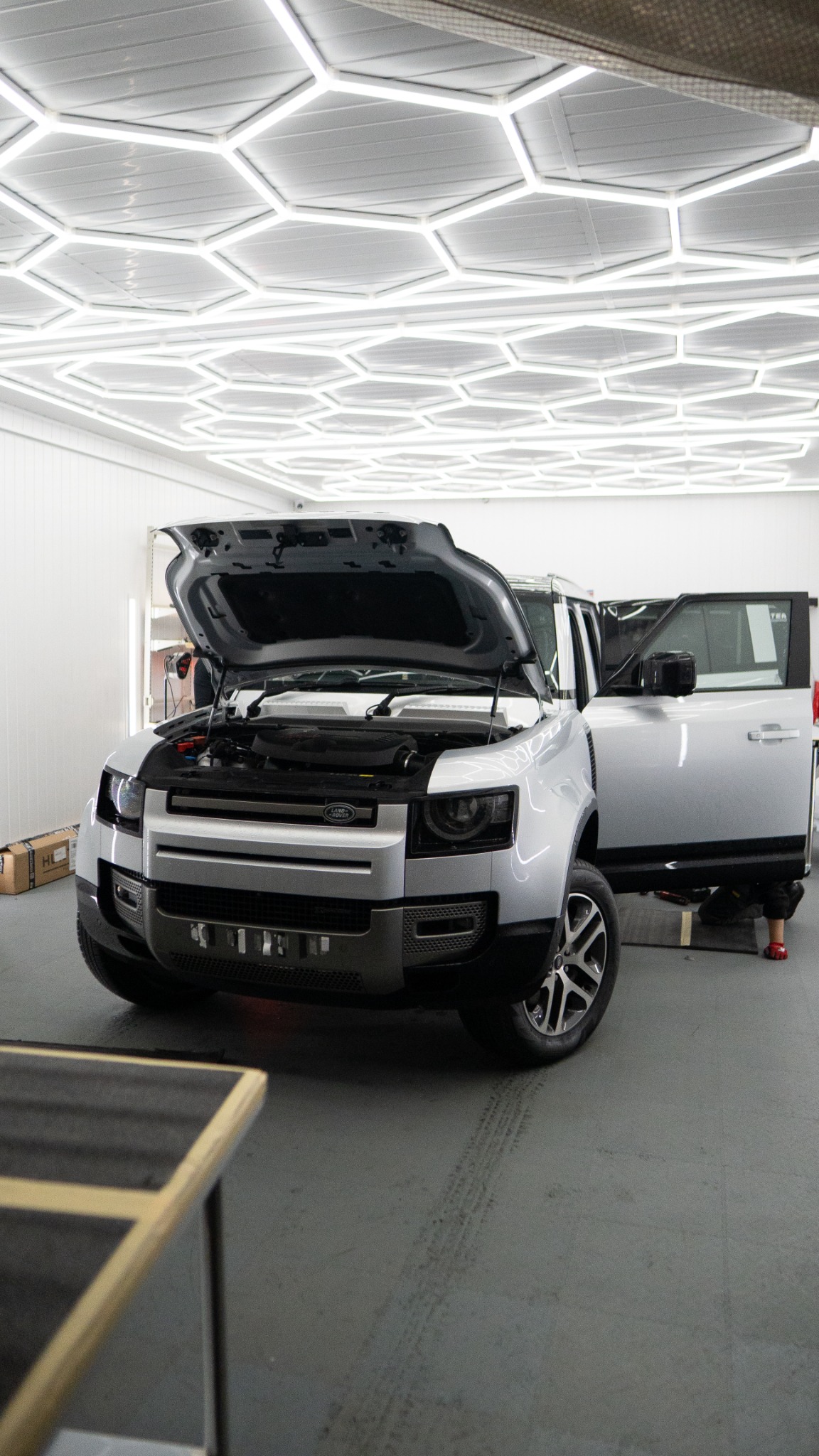 Hunters Prestige Facebook ad: The UK L663 Land Rover Defender Parts &…