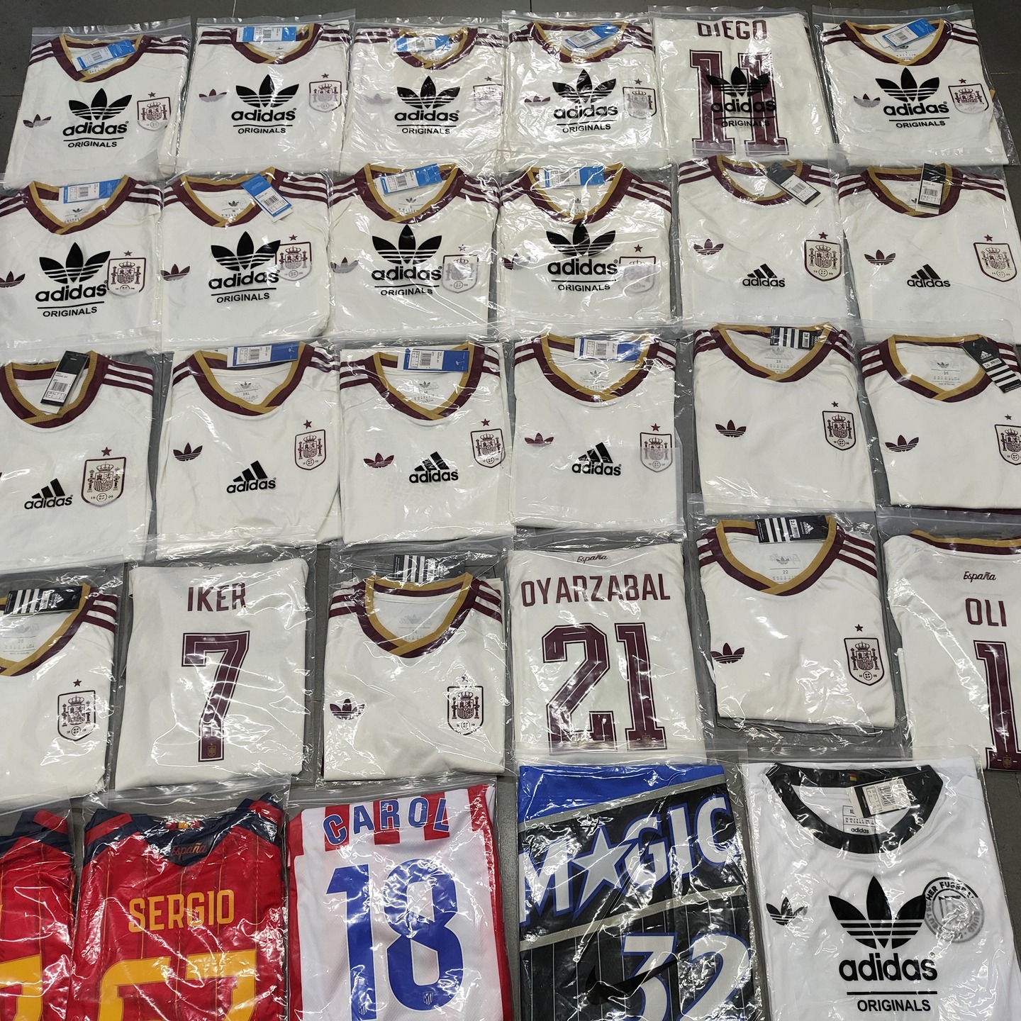 Football Jersey Facebook ad: Tallas: 16-28, S-4XL.