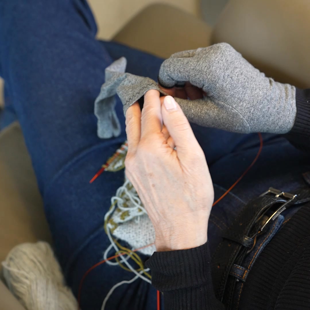 Seniorlife.no Facebook ad: Gikthansker som lindrer smerte, stivhet og hevelse