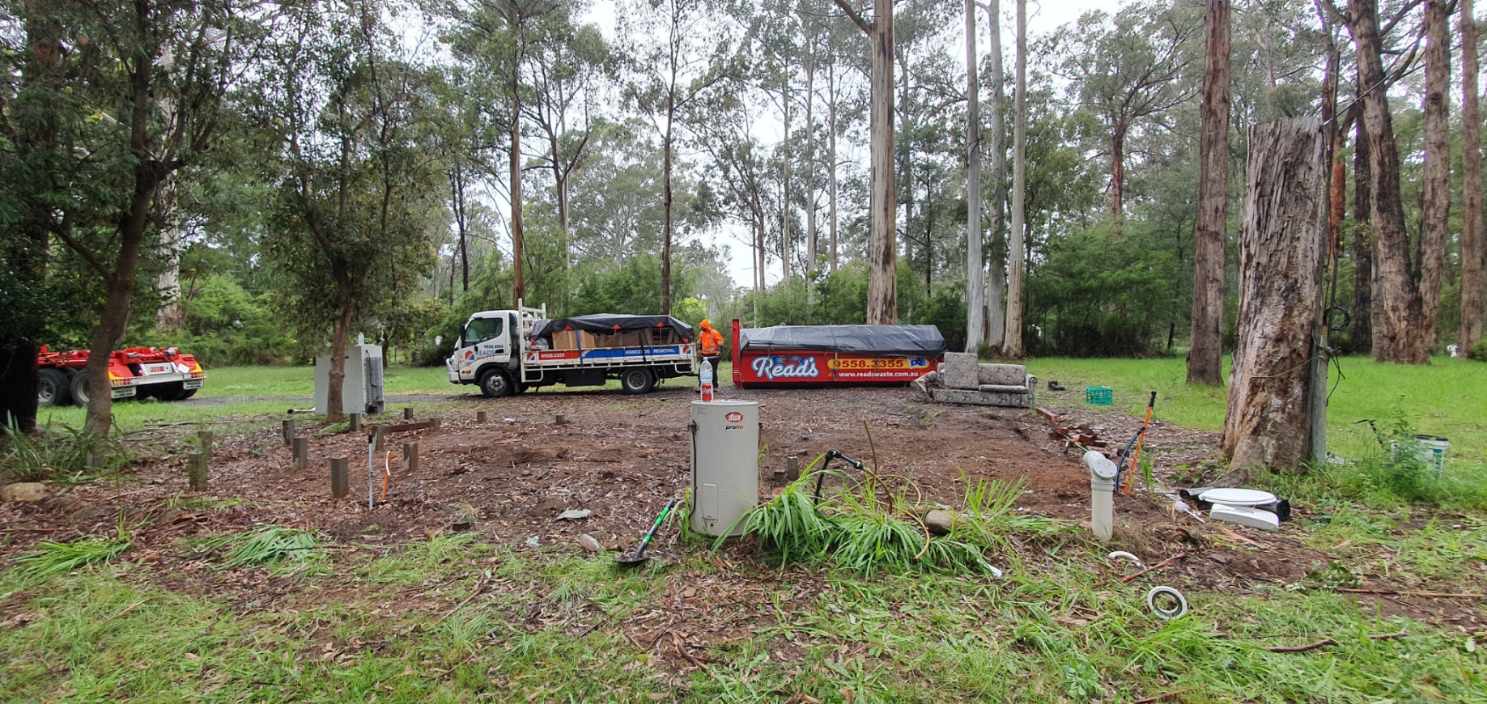Reads Waste Asbestos Removal Facebook ad: Asbestos Removal Melbourne | Residential & Industrial…