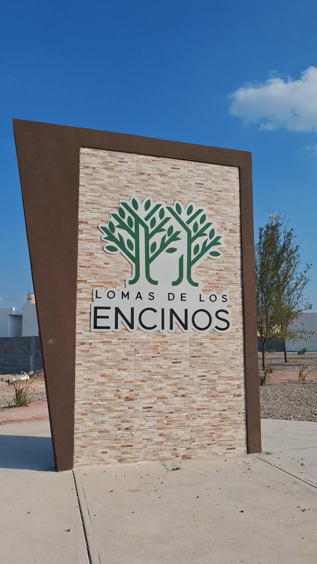 Desarrollo Inmobiliario los Encinos Facebook ad: Tu hogar en Lomas de los Encinos