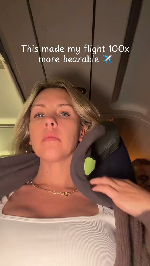 Trtl Facebook ad: Schluss mit dem Kopfnicken im Flieger!