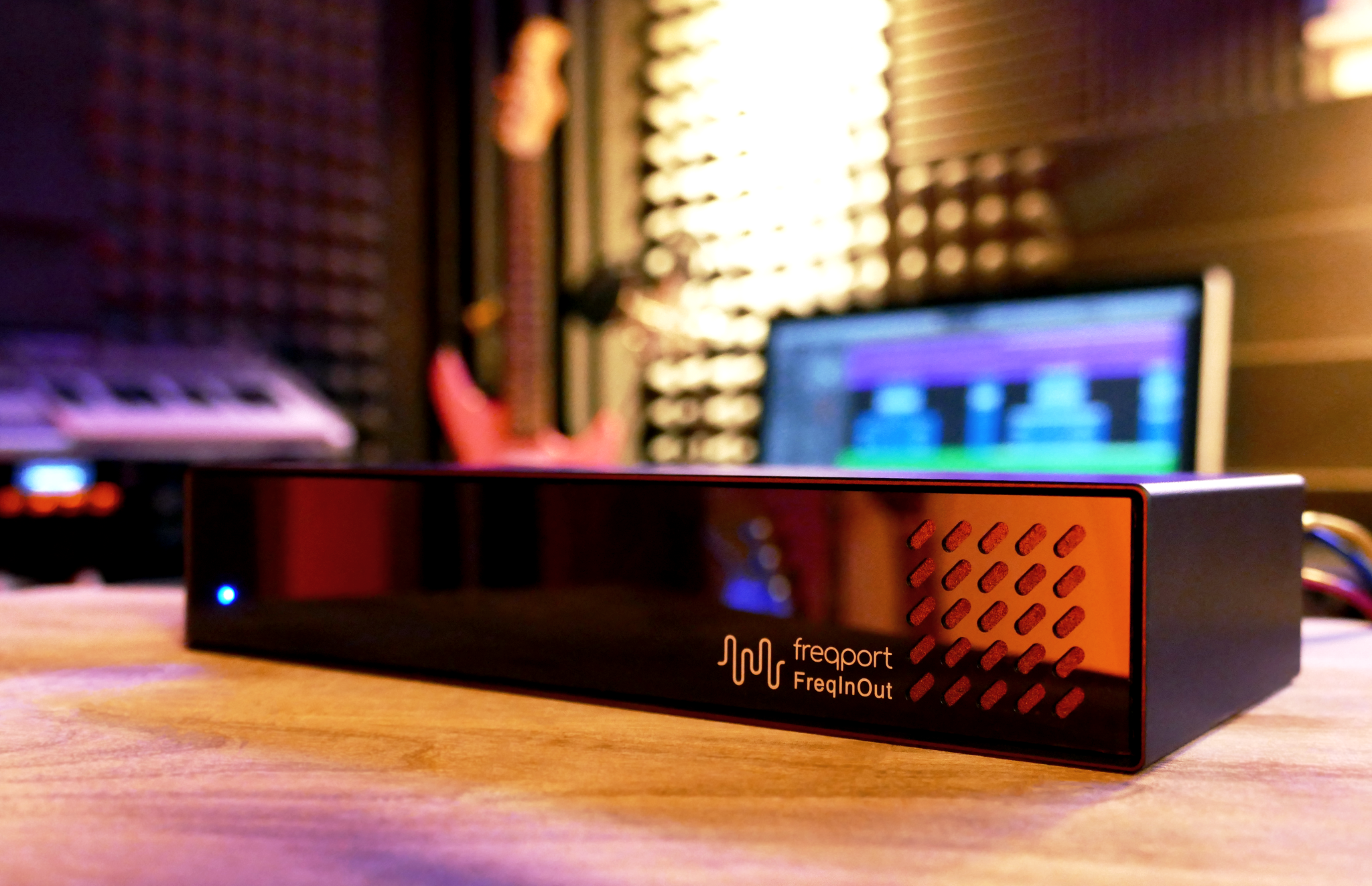 Freqport Facebook ad: Control analog gear like a plugin.