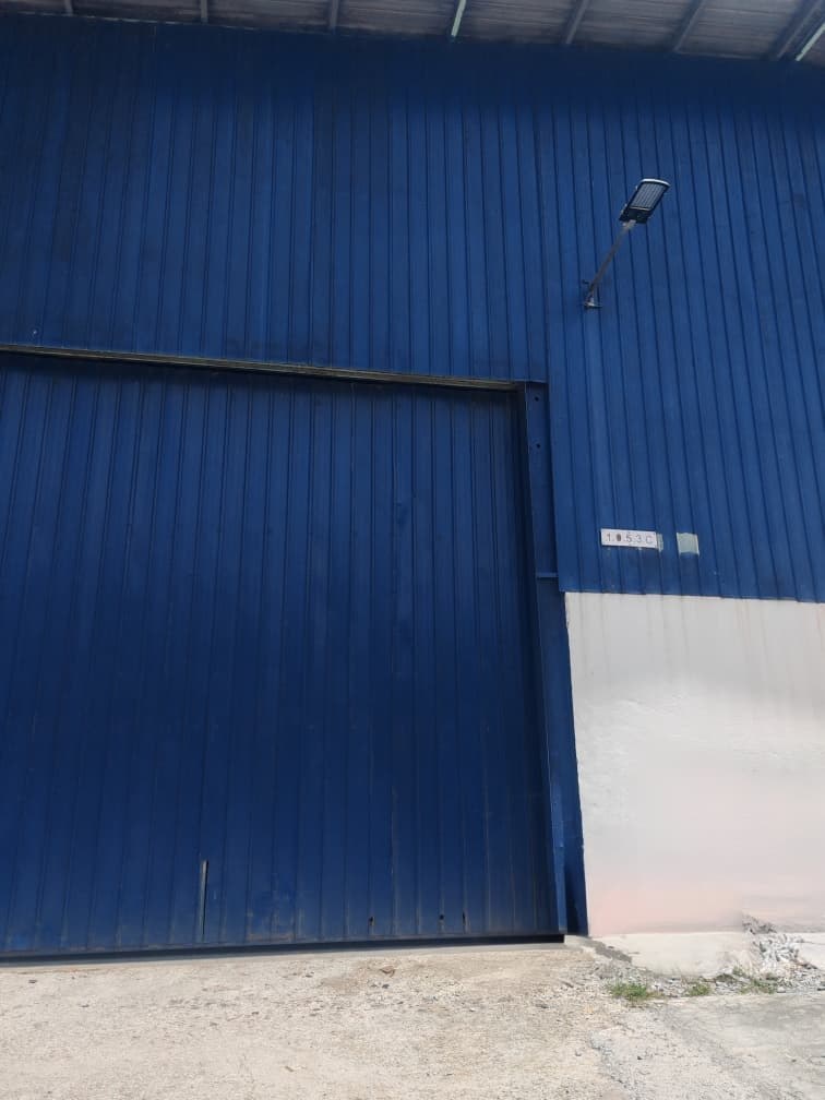 工业小吴 - HaoGuan Facebook ad: **AFFORDABLE WAREHOUSE FOR RENT @ SEMENYIH**