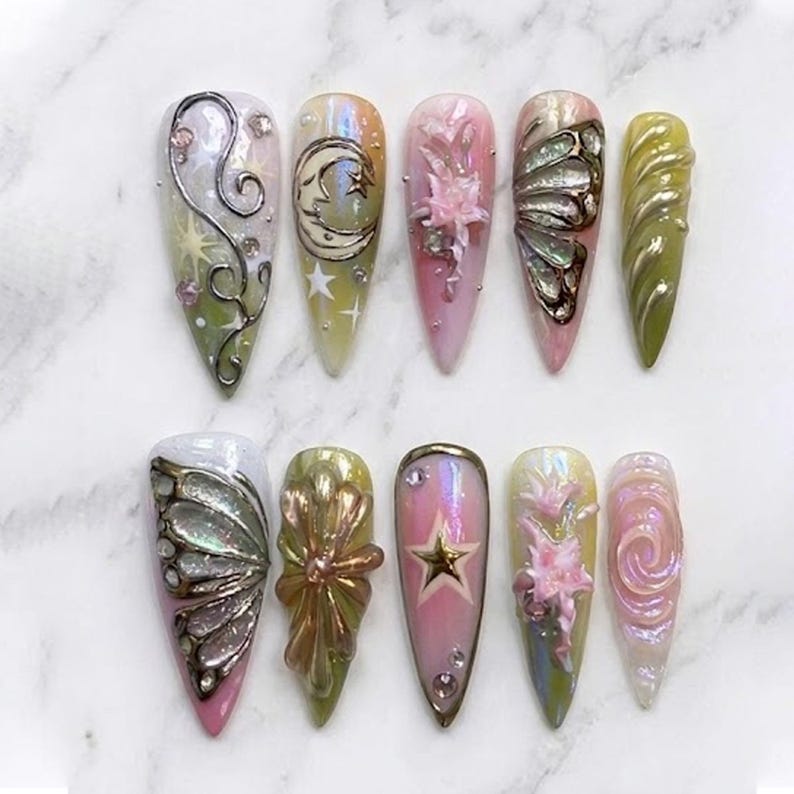 Dragonnail Custom Nails Facebook ad: Luxury Handmade Fairycore 3D Floral Dreamy Press On Nails