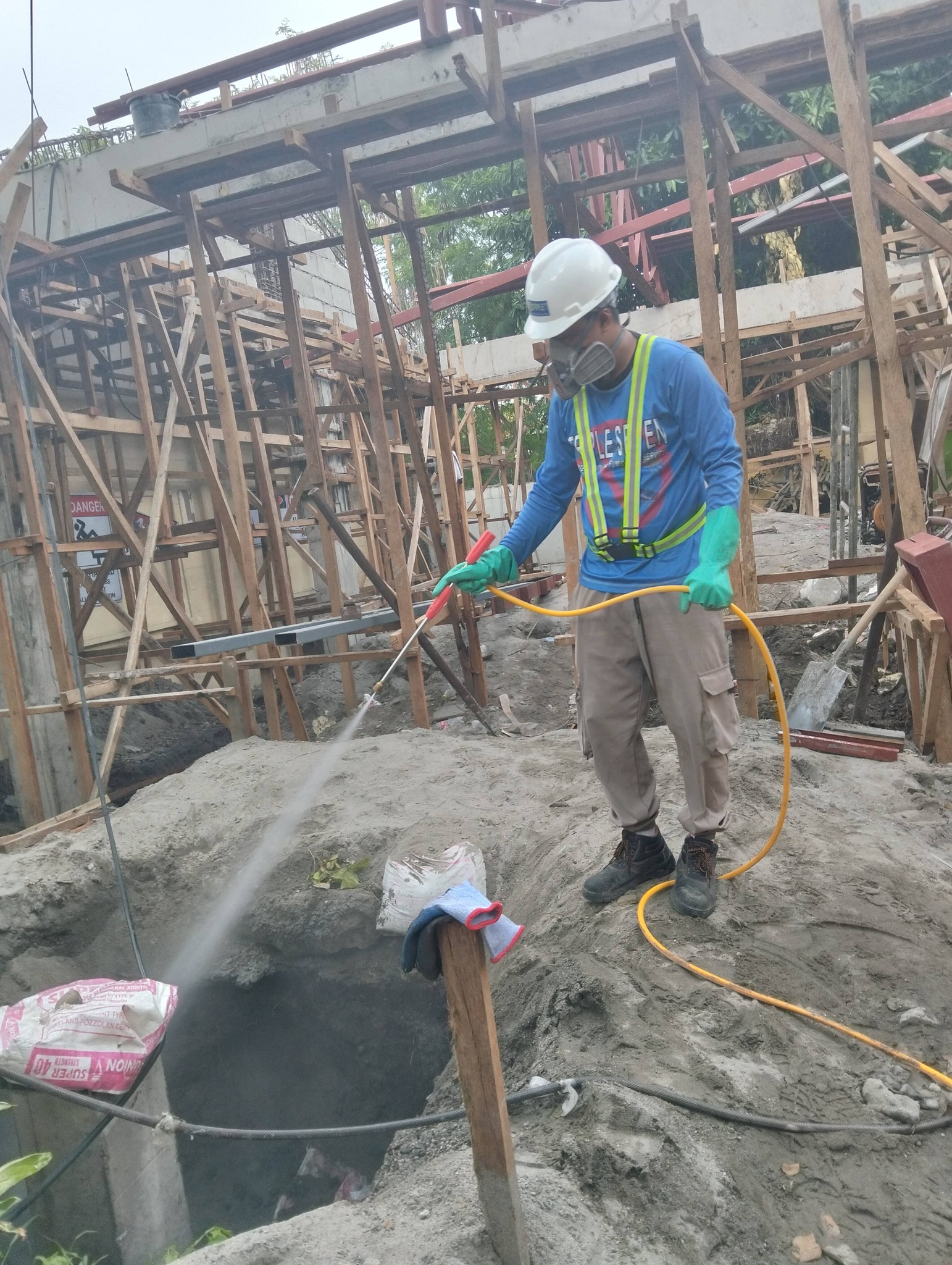 Triple 7 Extermination and Fumigation Services Facebook ad: Triple 7 Extermination and Fumigation Services