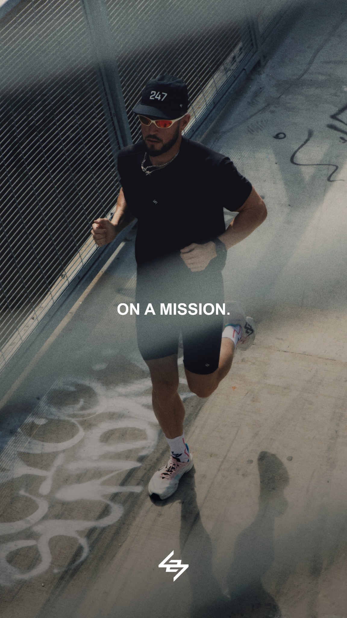 Represent Clo Facebook ad