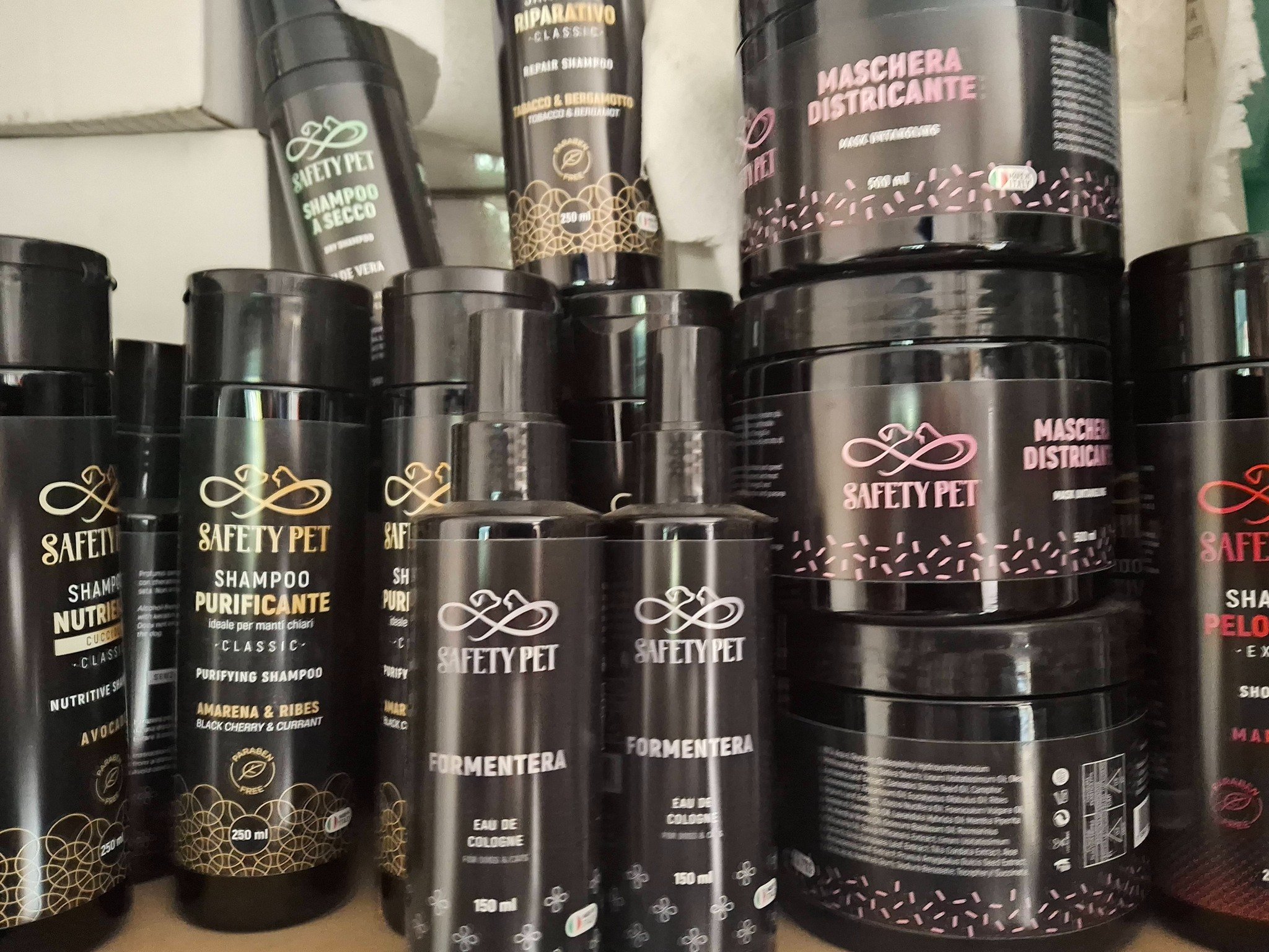 Fausto Dell'Aria Facebook ad: SHAMPOO / PROFUMO /