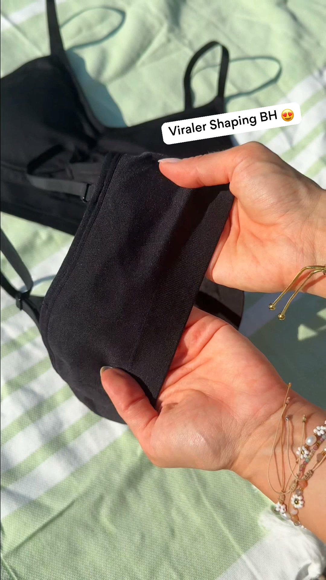 Snocks Facebook ad: Jetzt Shapewear shoppen