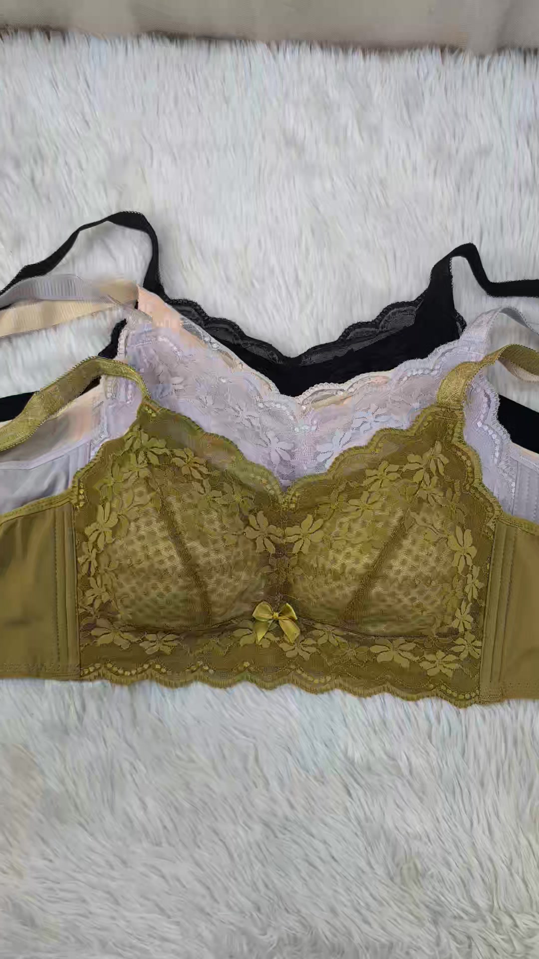 Reves Pretty Wears Facebook ad: NON PADDED BRA